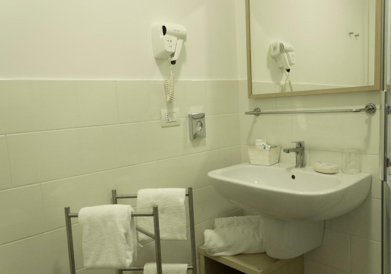 Rooms Stazione Centrale Napoli Ngoại thất bức ảnh